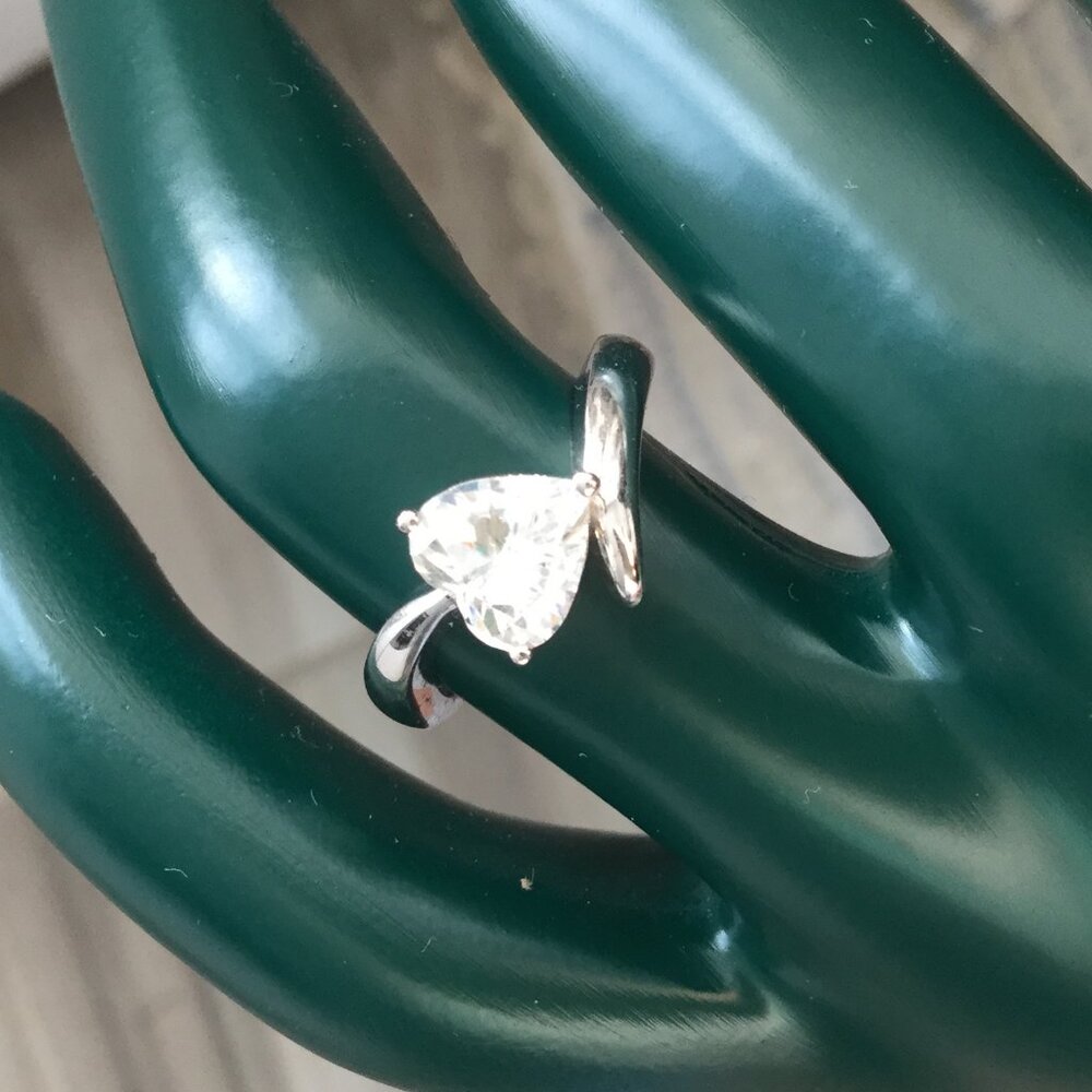 Sterling Silver Heart Solitaire Ring Simulated Di… - image 4